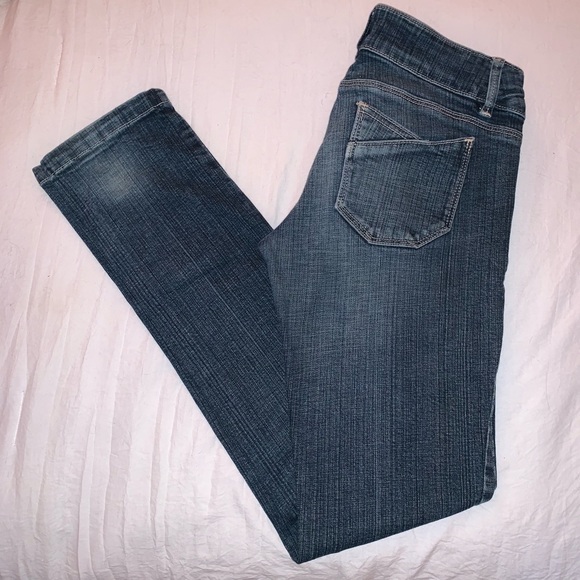 ❗️SOLD❗️ Twentyone Skinny Jeans - Picture 2 of 5